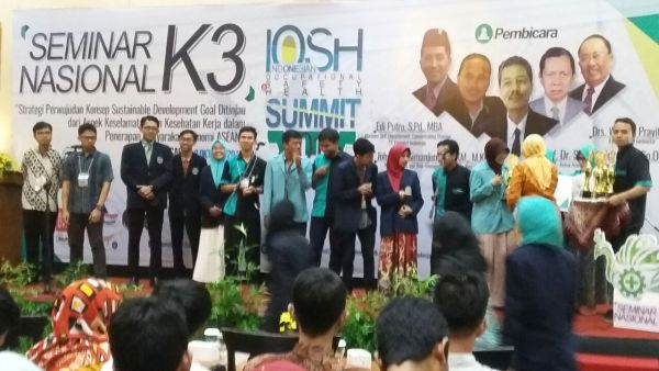 Mahasiswi FKM menjadi Juara di UNS