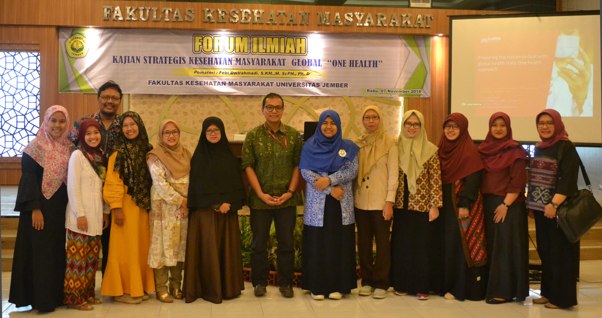 Forum Ilmiah : Kajian Strategis Kesehatan Masyarakat Global “One Health”