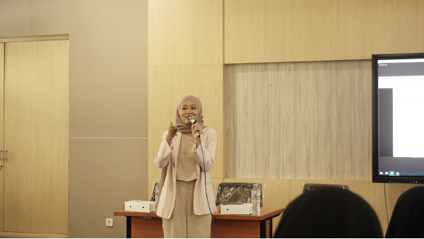 Penyampaian materi oleh Sri Wulan Nawang Sari