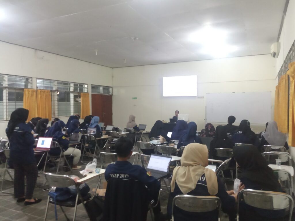 Peserta Pelatihan Desain Grafis Perkuat Kemampuan Mahasiswa dalam Membuat Media Promosi Kesehatan