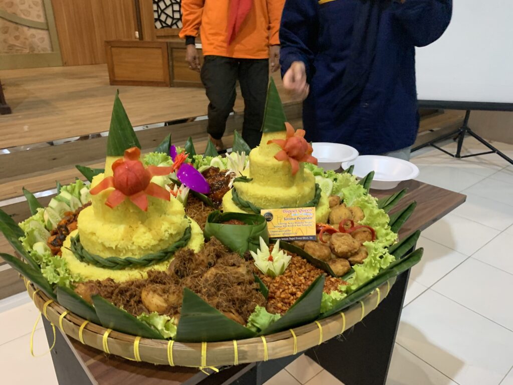 Potong Tumpeng