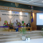 Pemaparan Materi Ke-2- Penulisan Esai oleh Kak Rachmy Rosyida Rois, S.KM