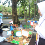 Presentasi Majalah Dinding 2D & Majalah Dinding 3D 2