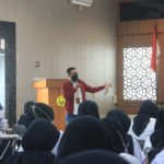Pemaparan Materi Ke-1- Media dan Komunikasi oleh Bapak Taufan Asrisyah Ode, S.KM., M.Kes 2