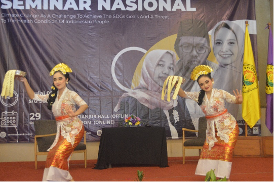 Penampilan Tari oleh UKM PH-9